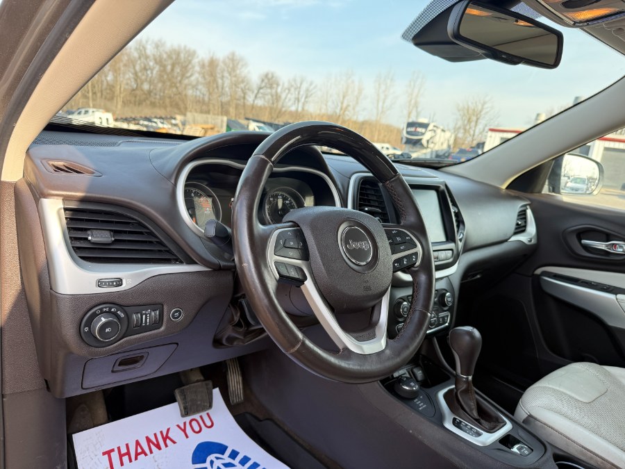 2017 Jeep Cherokee Overland 4x4 photo