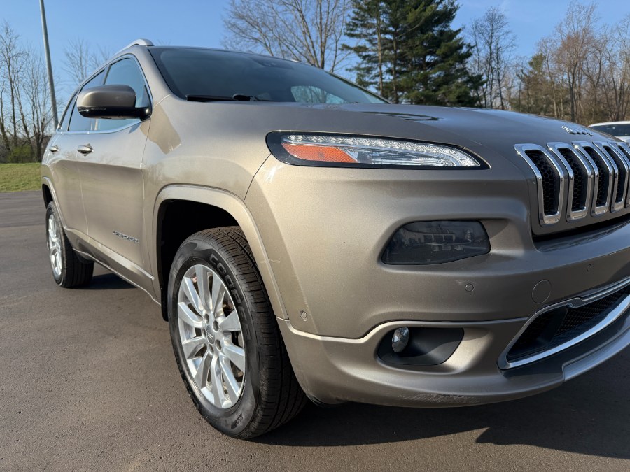 2017 Jeep Cherokee Overland 4x4 photo