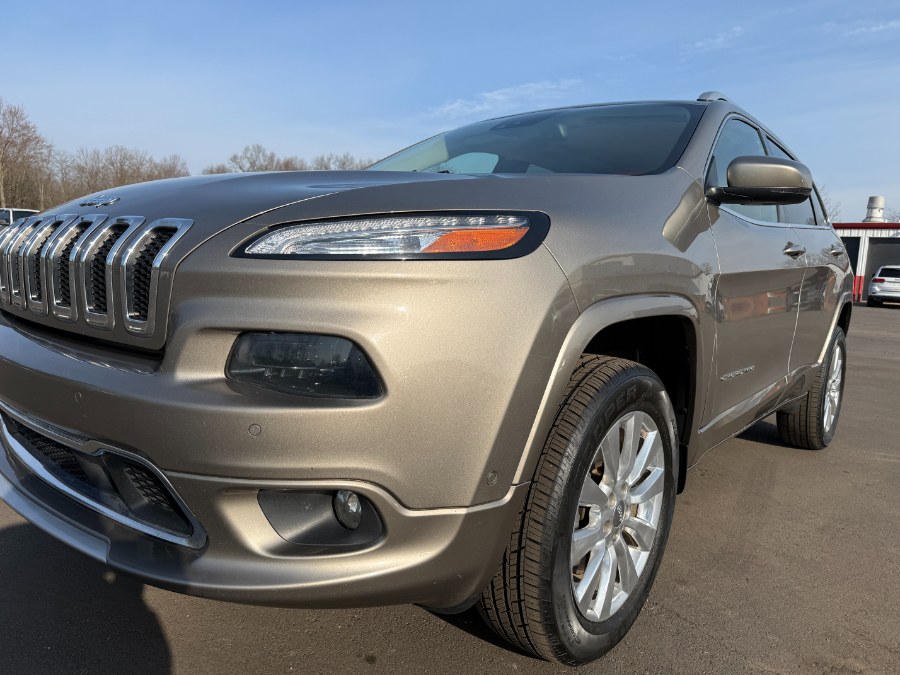 2017 Jeep Cherokee Overland 4x4 photo