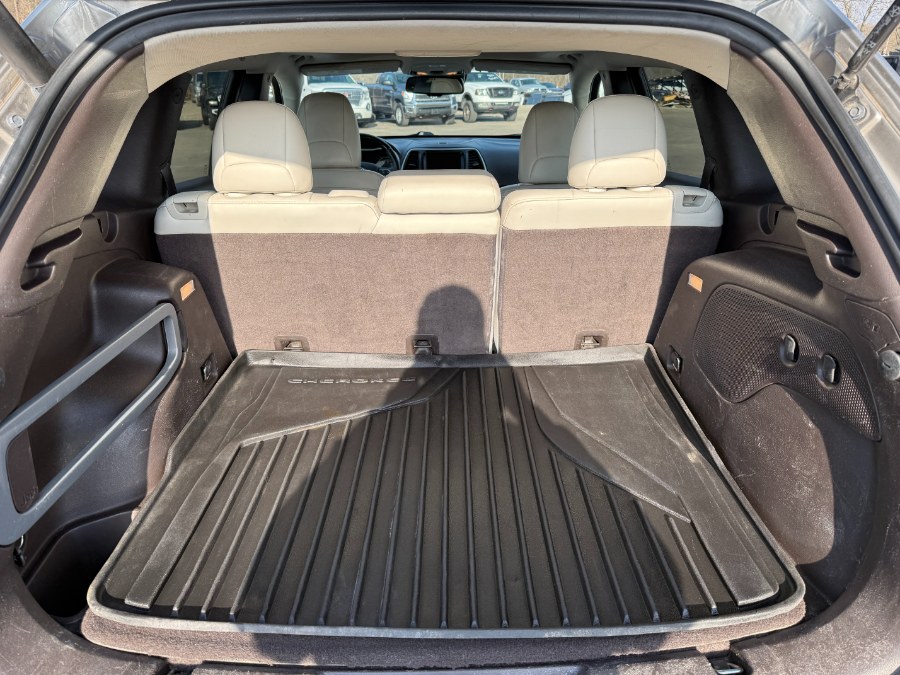 2017 Jeep Cherokee Overland 4x4 photo