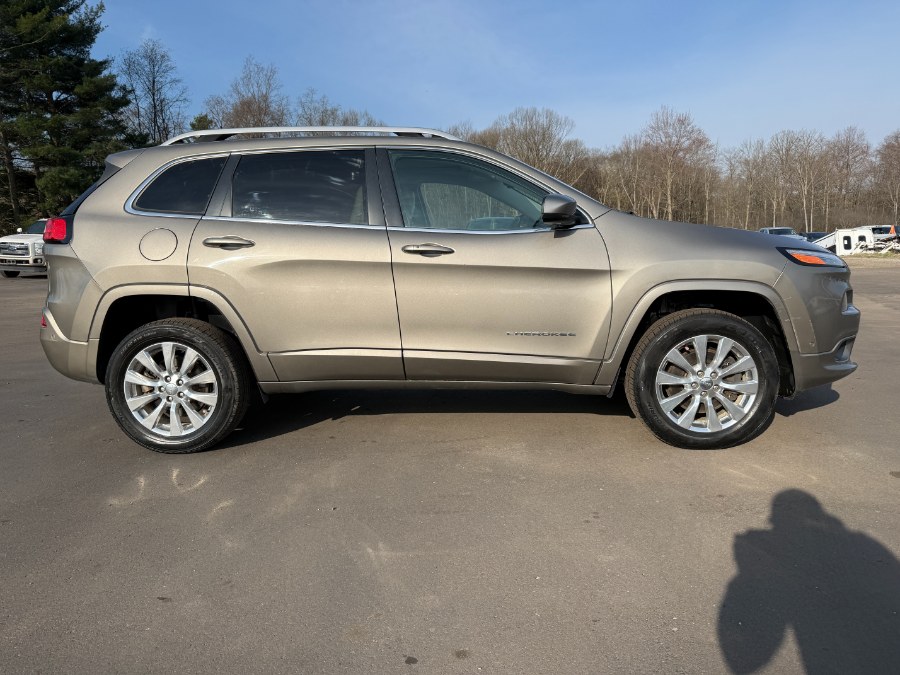 2017 Jeep Cherokee Overland 4x4 photo