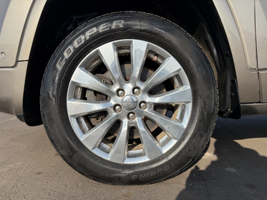2017 Jeep Cherokee Overland 4x4 photo