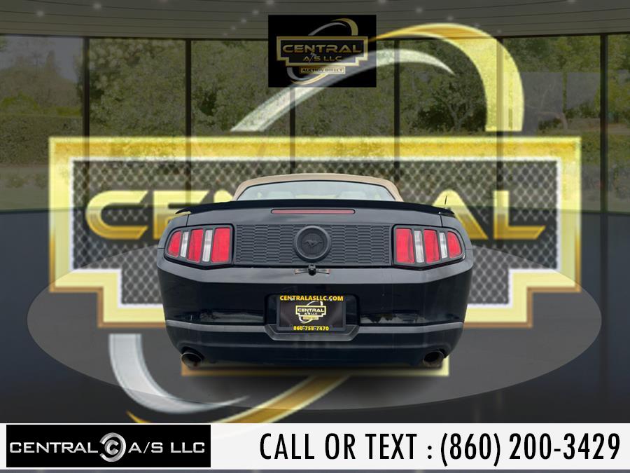 2012 Ford Mustang V6 photo
