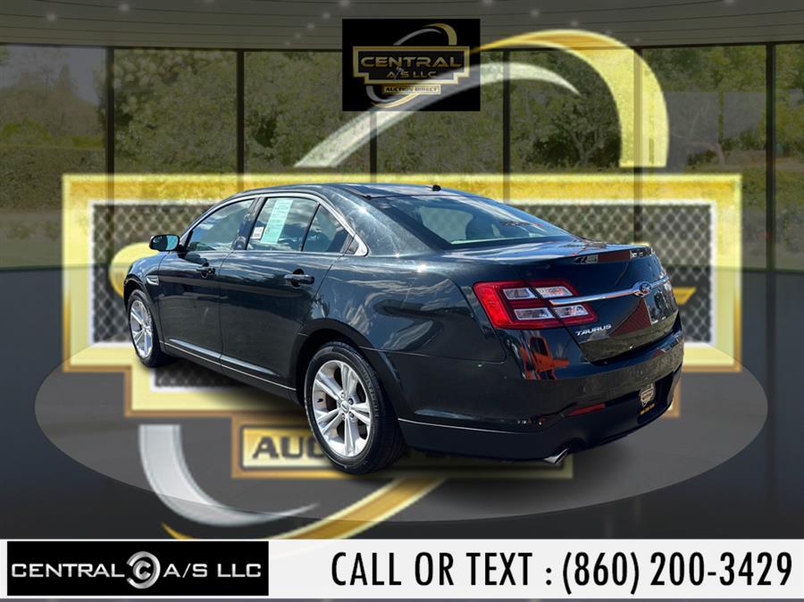 2015 Ford Taurus 4dr Sdn SE FWD photo