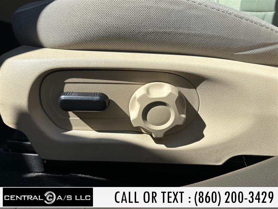 2015 Ford Taurus 4dr Sdn SE FWD photo
