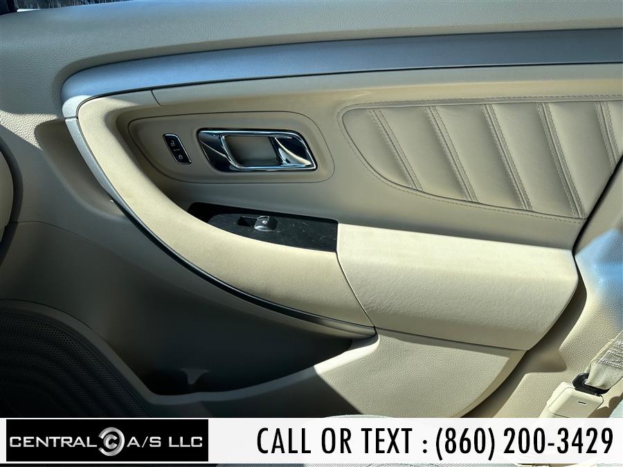 2015 Ford Taurus 4dr Sdn SE FWD photo