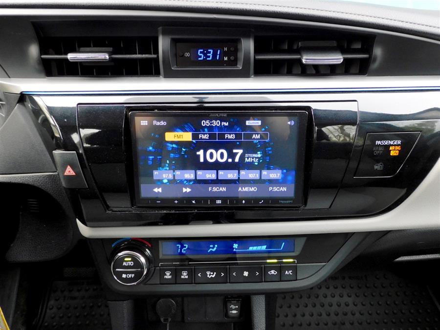 2015 Toyota Corolla LE CVT (Natl) photo