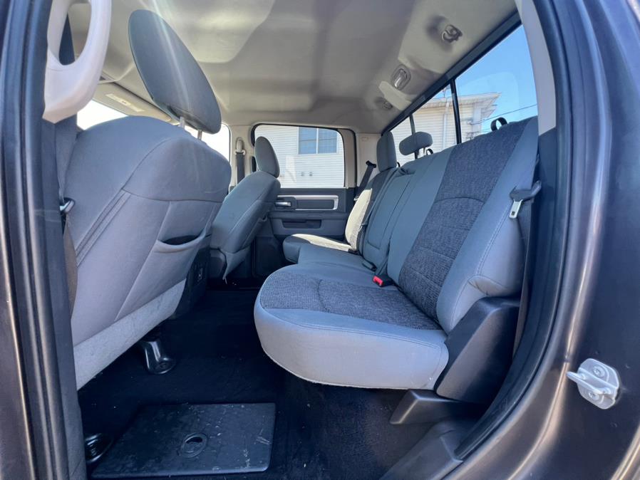 2015 RAM 1500 4WD Crew Cab 149