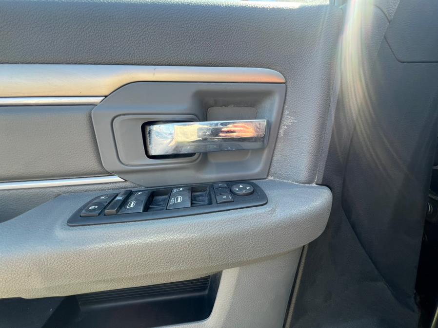 2015 RAM 1500 4WD Crew Cab 149