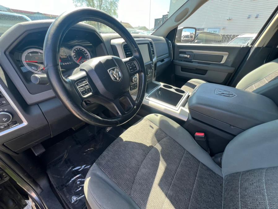 2015 RAM 1500 4WD Crew Cab 149