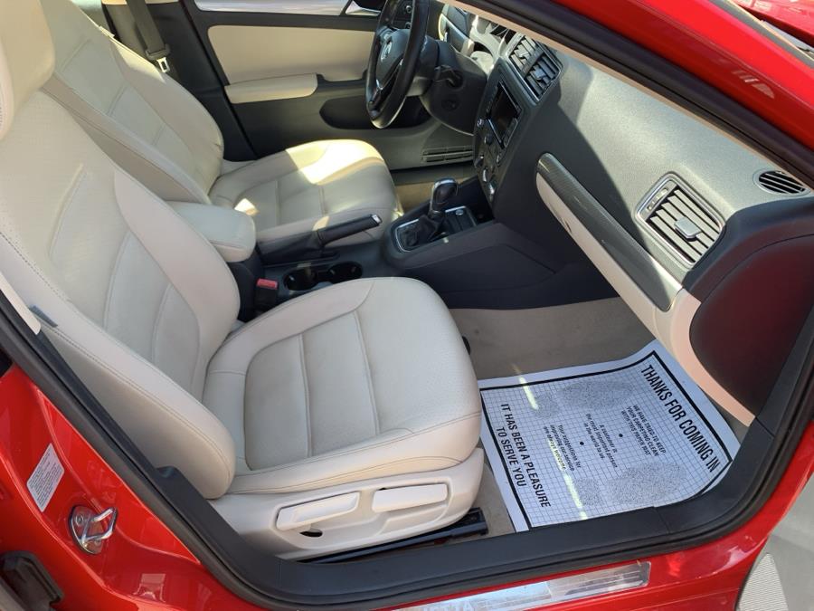 2015 Volkswagen Jetta Sedan 4dr Auto 1.8T SE w/Connectivit photo