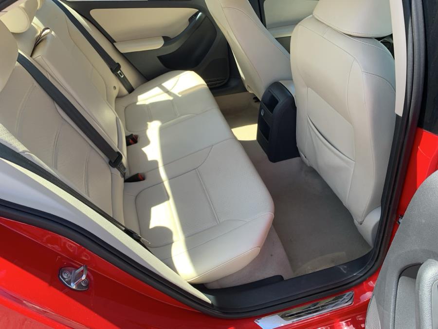 2015 Volkswagen Jetta Sedan 4dr Auto 1.8T SE w/Connectivit photo