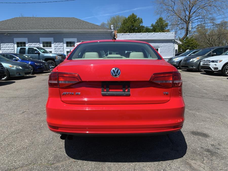 2015 Volkswagen Jetta Sedan 4dr Auto 1.8T SE w/Connectivit photo