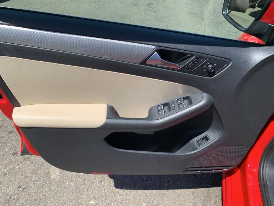 2015 Volkswagen Jetta Sedan 4dr Auto 1.8T SE w/Connectivit photo