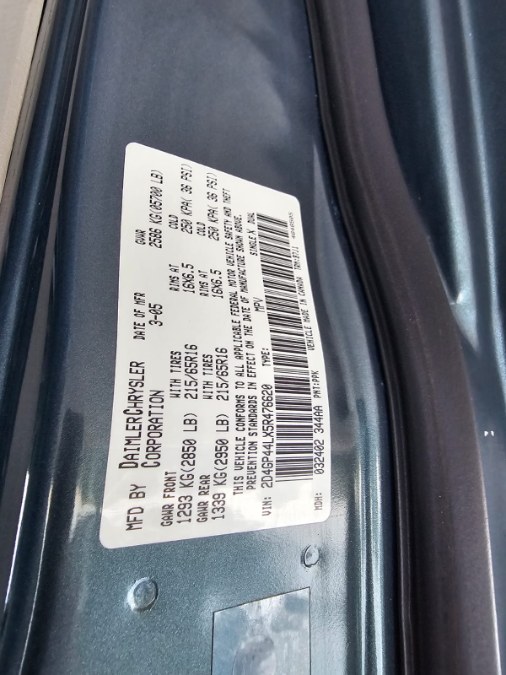 2005 Dodge Grand Caravan SXT photo