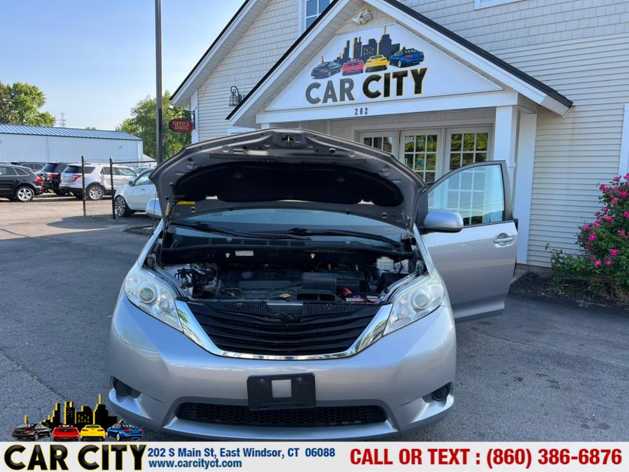 2012 Toyota Sienna Base 7-Passenger photo