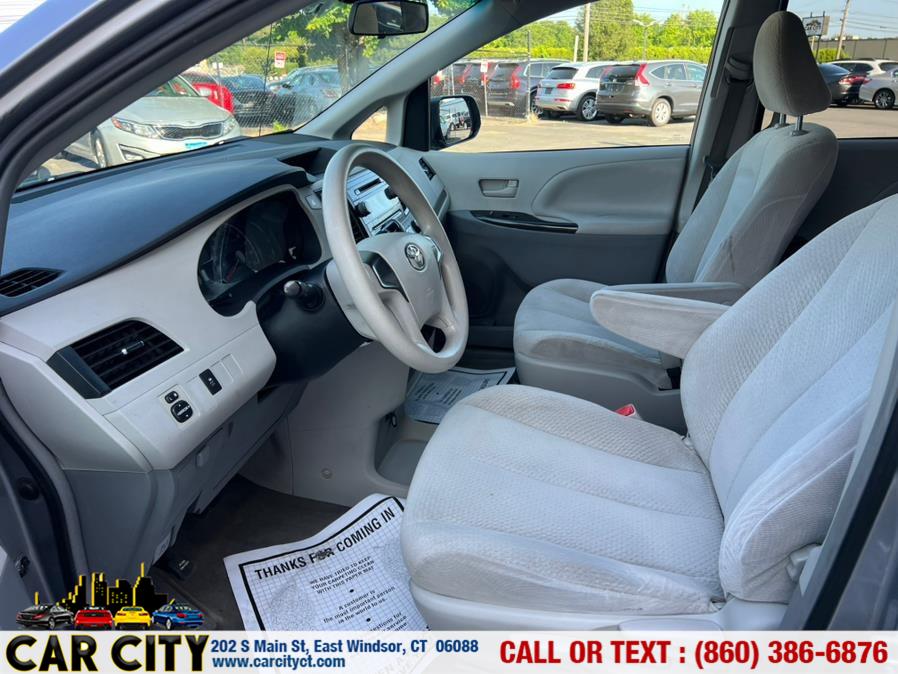 2012 Toyota Sienna Base 7-Passenger photo