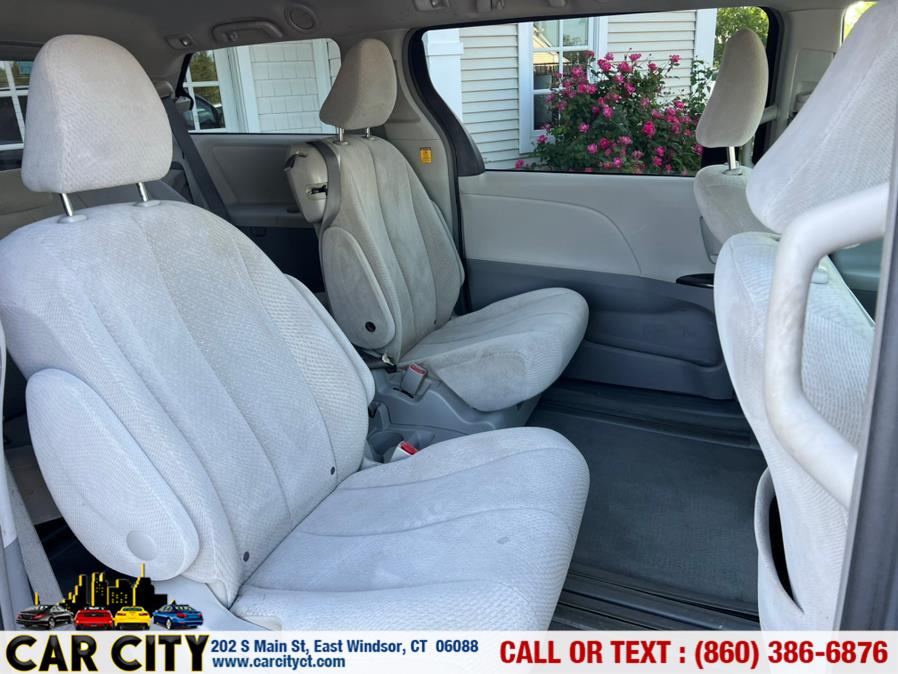 2012 Toyota Sienna Base 7-Passenger photo