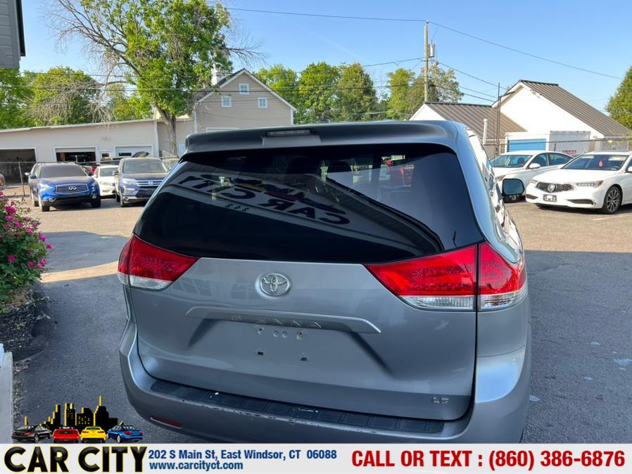 2012 Toyota Sienna Base 7-Passenger photo
