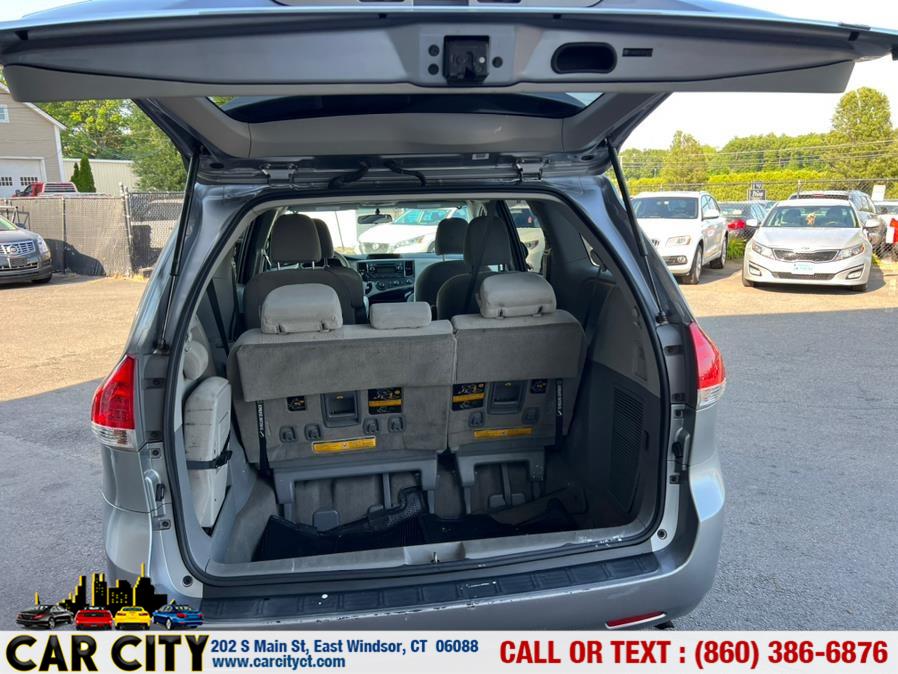 2012 Toyota Sienna Base 7-Passenger photo