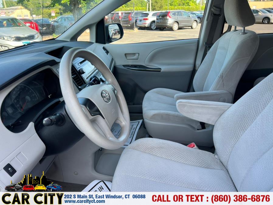 2012 Toyota Sienna Base 7-Passenger photo