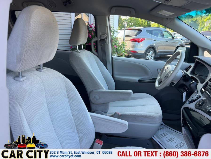 2012 Toyota Sienna Base 7-Passenger photo