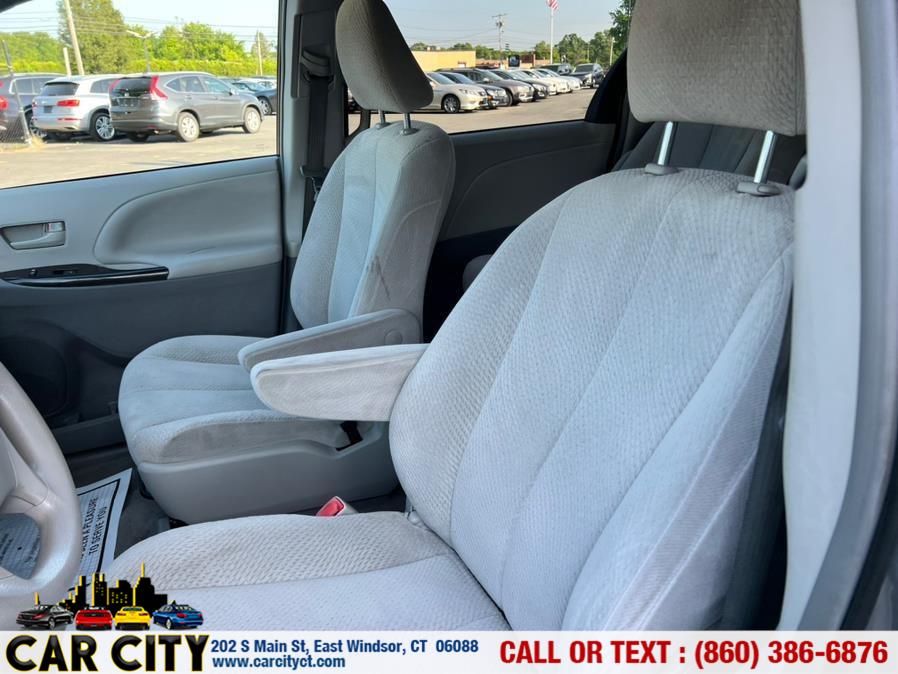 2012 Toyota Sienna Base 7-Passenger photo