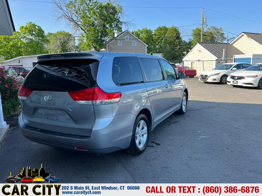 2012 Toyota Sienna Base 7-Passenger photo