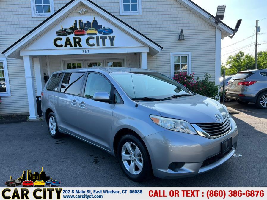 2012 Toyota Sienna Base 7-Passenger photo