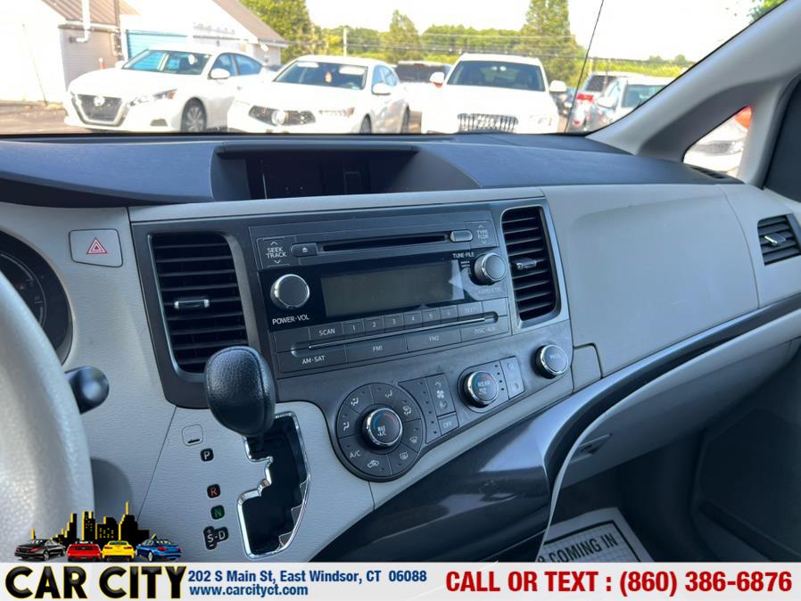 2012 Toyota Sienna Base 7-Passenger photo