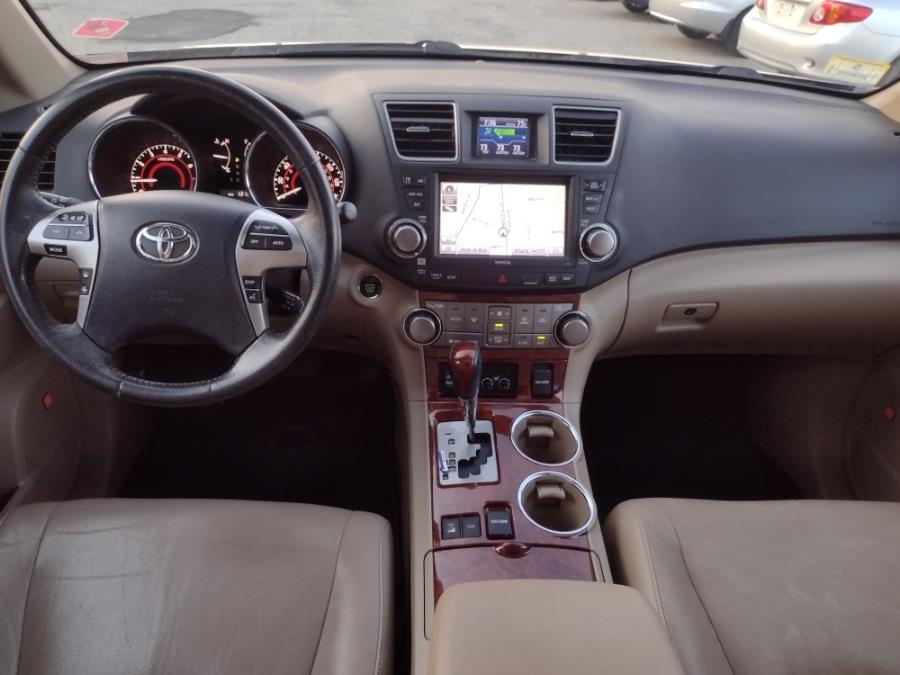 2011 Toyota Highlander Limited photo