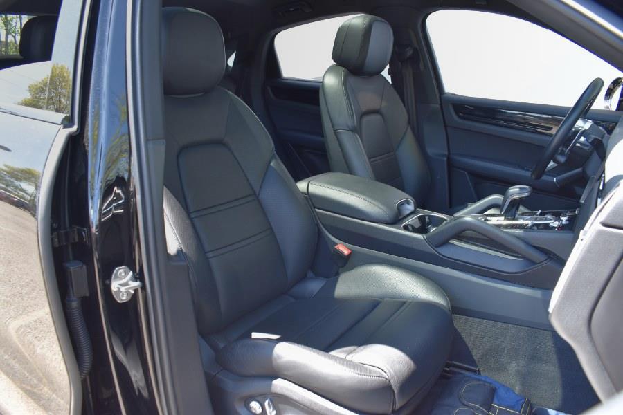 2021 Porsche Cayenne Coupe AWD photo