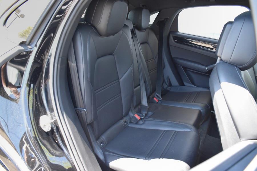 2021 Porsche Cayenne Coupe AWD photo
