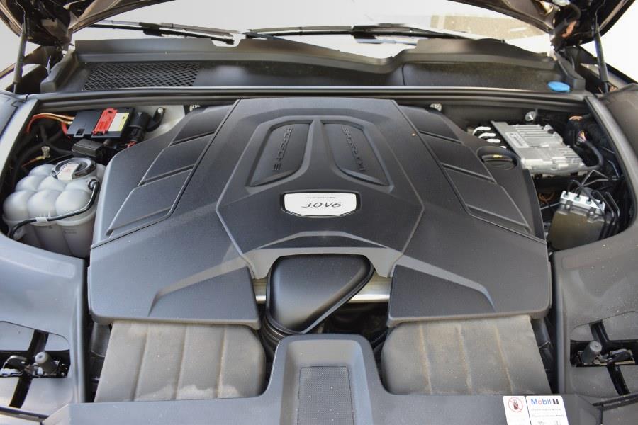2021 Porsche Cayenne Coupe AWD photo