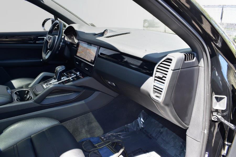2021 Porsche Cayenne Coupe AWD photo