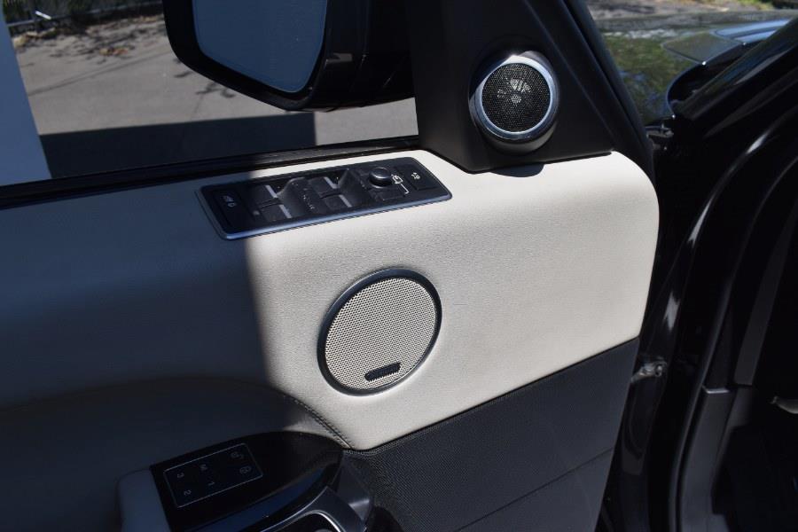 2017 Land Rover Range Rover V8 Supercharged SWB photo