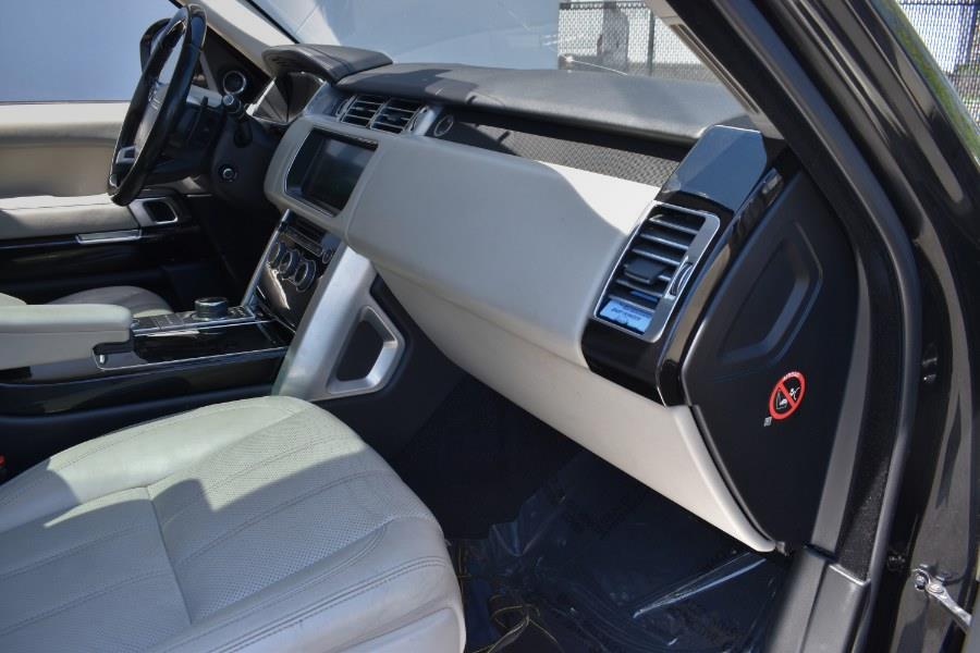 2017 Land Rover Range Rover V8 Supercharged SWB photo