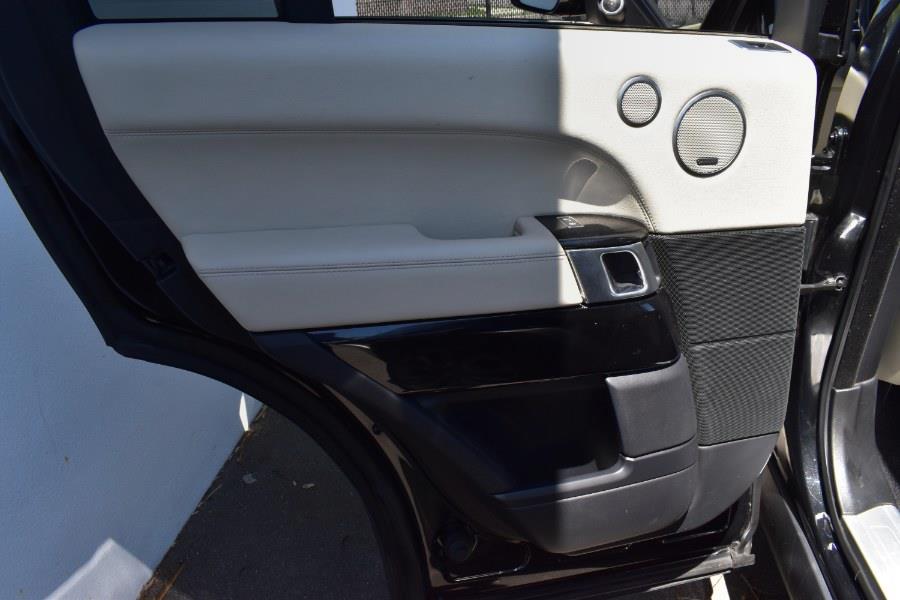 2017 Land Rover Range Rover V8 Supercharged SWB photo