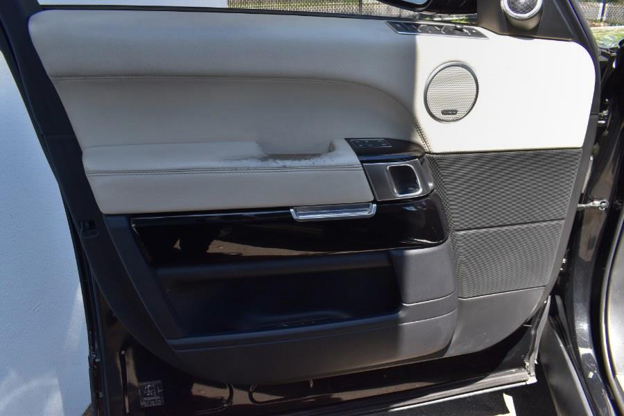 2017 Land Rover Range Rover V8 Supercharged SWB photo
