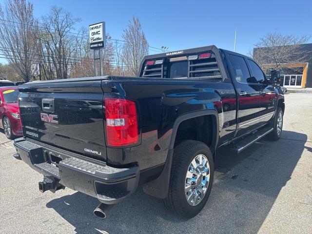 2019 GMC Sierra 2500HD Denali photo