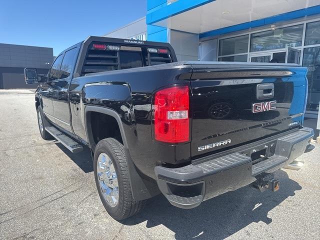 2019 GMC Sierra 2500HD Denali photo