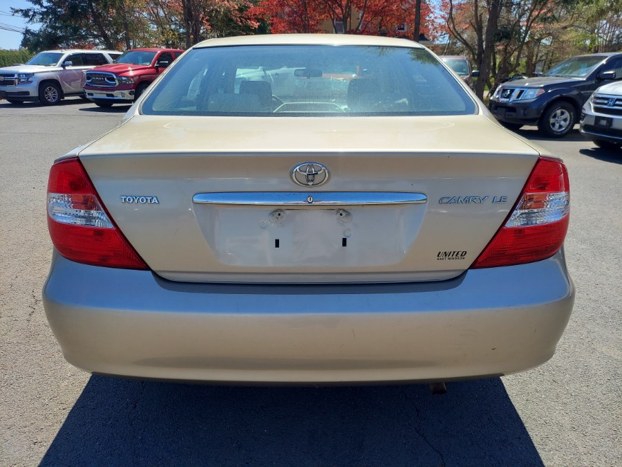 2004 Toyota Camry LE photo