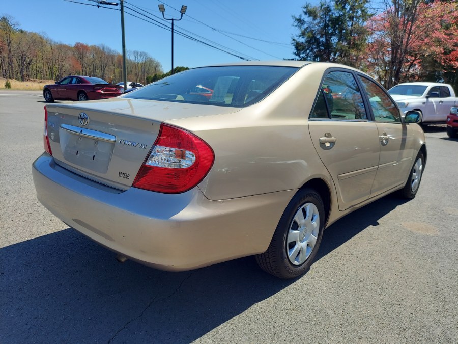 2004 Toyota Camry LE photo