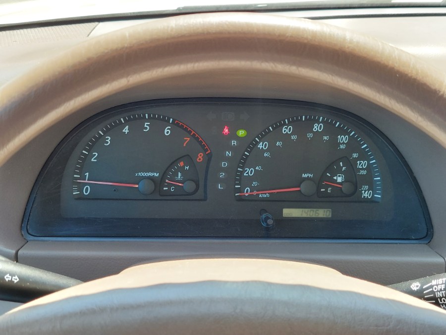 2004 Toyota Camry LE photo