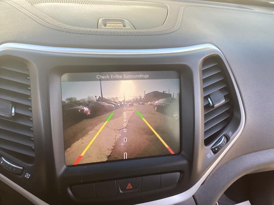 2015 Jeep Cherokee 4WD 4dr Latitude photo