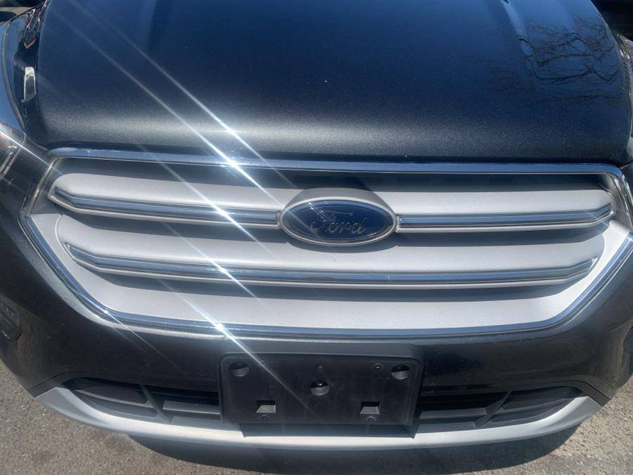 2017 Ford Escape SE 4WD photo