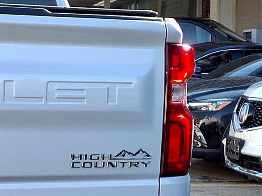 2024 Chevrolet Silverado 1500 HIGH COUNTRY photo