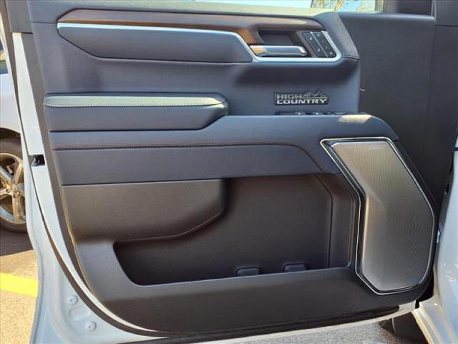 2024 Chevrolet Silverado 1500 HIGH COUNTRY photo