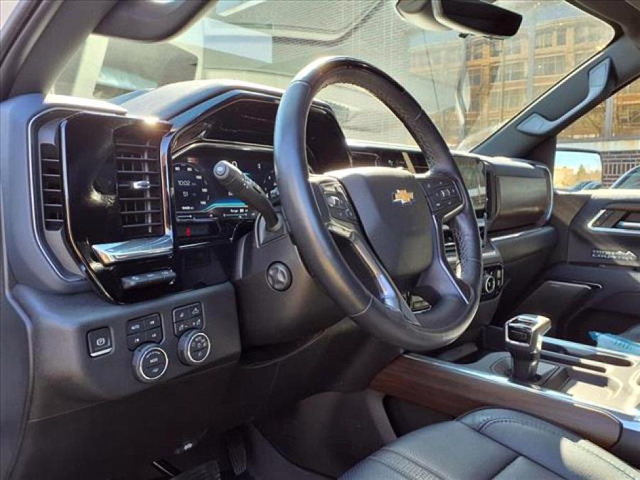 2024 Chevrolet Silverado 1500 HIGH COUNTRY photo