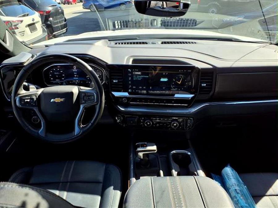 2024 Chevrolet Silverado 1500 HIGH COUNTRY photo